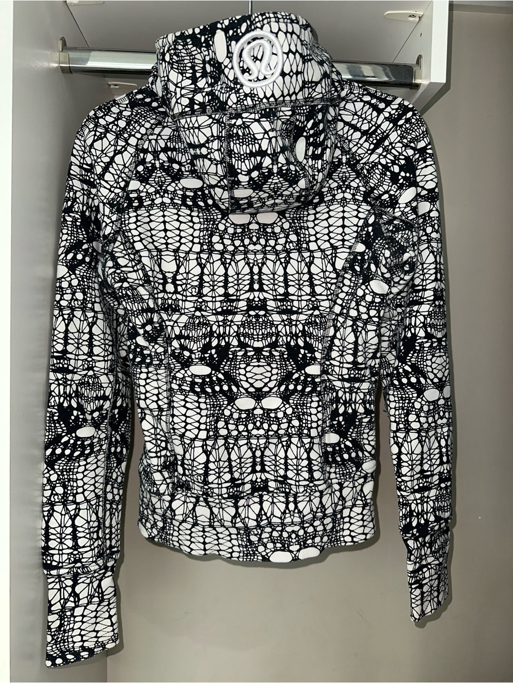 Lululemon Scuba Hoodie Sweatshirt Black & White Women’s with Hood